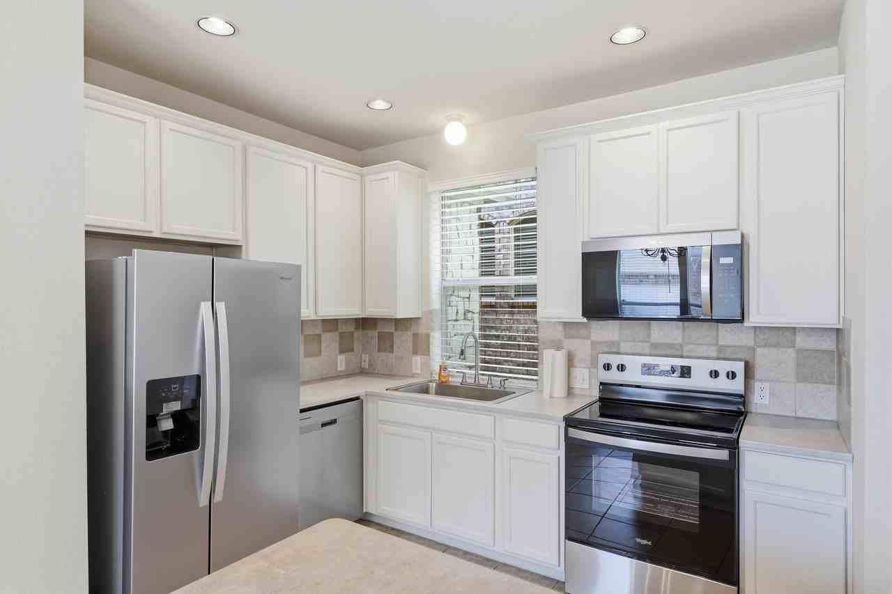 7449 Danbridge Ln - Photo 7 of 19