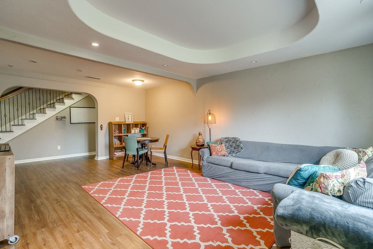 5305 Morley Ave - Photo 5 of 38