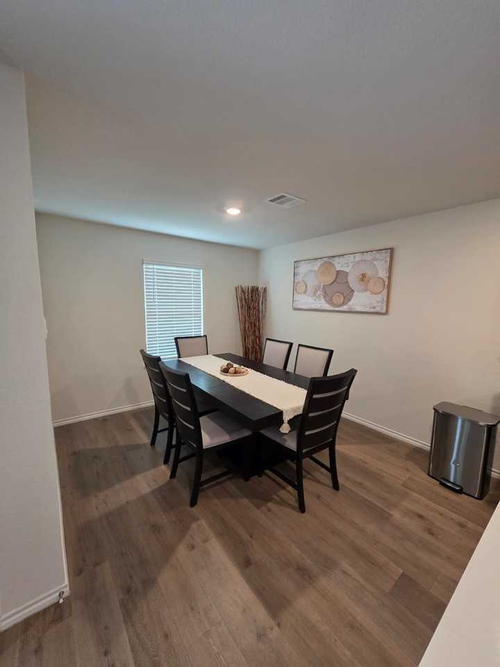 1602 Skyline Dr - Photo 5 of 17