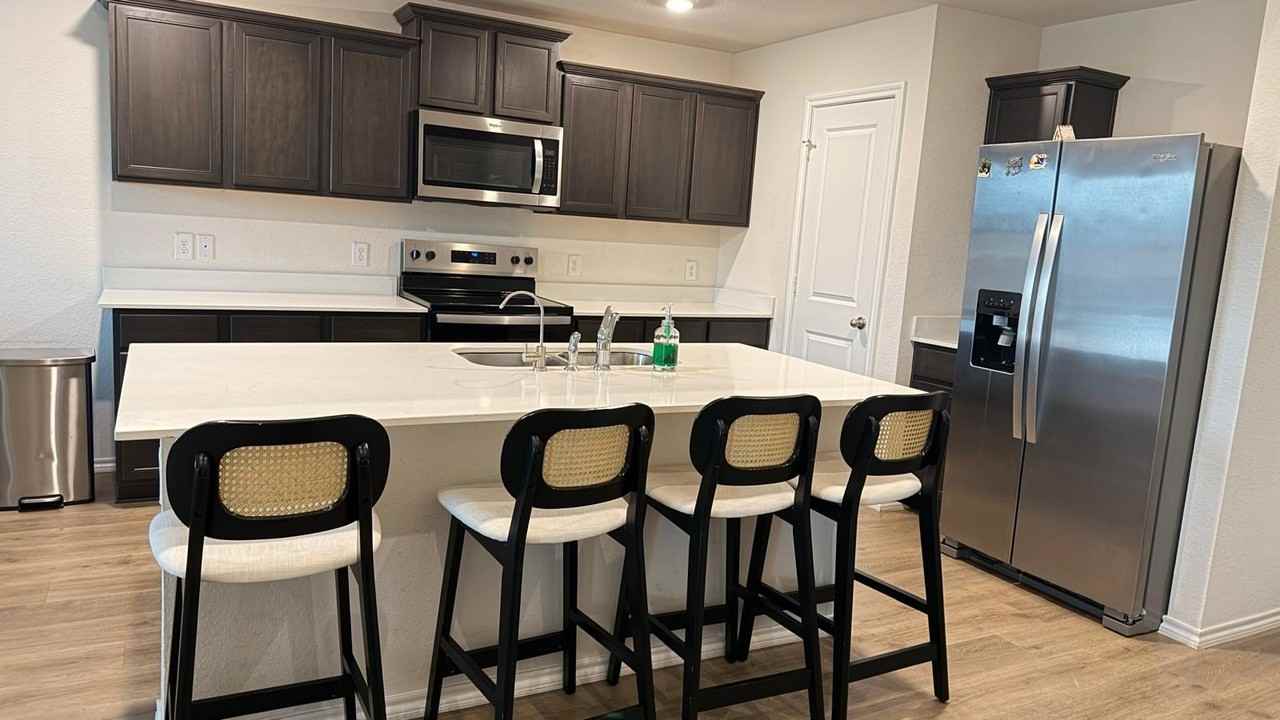 1602 Skyline Dr - Photo 7 of 17