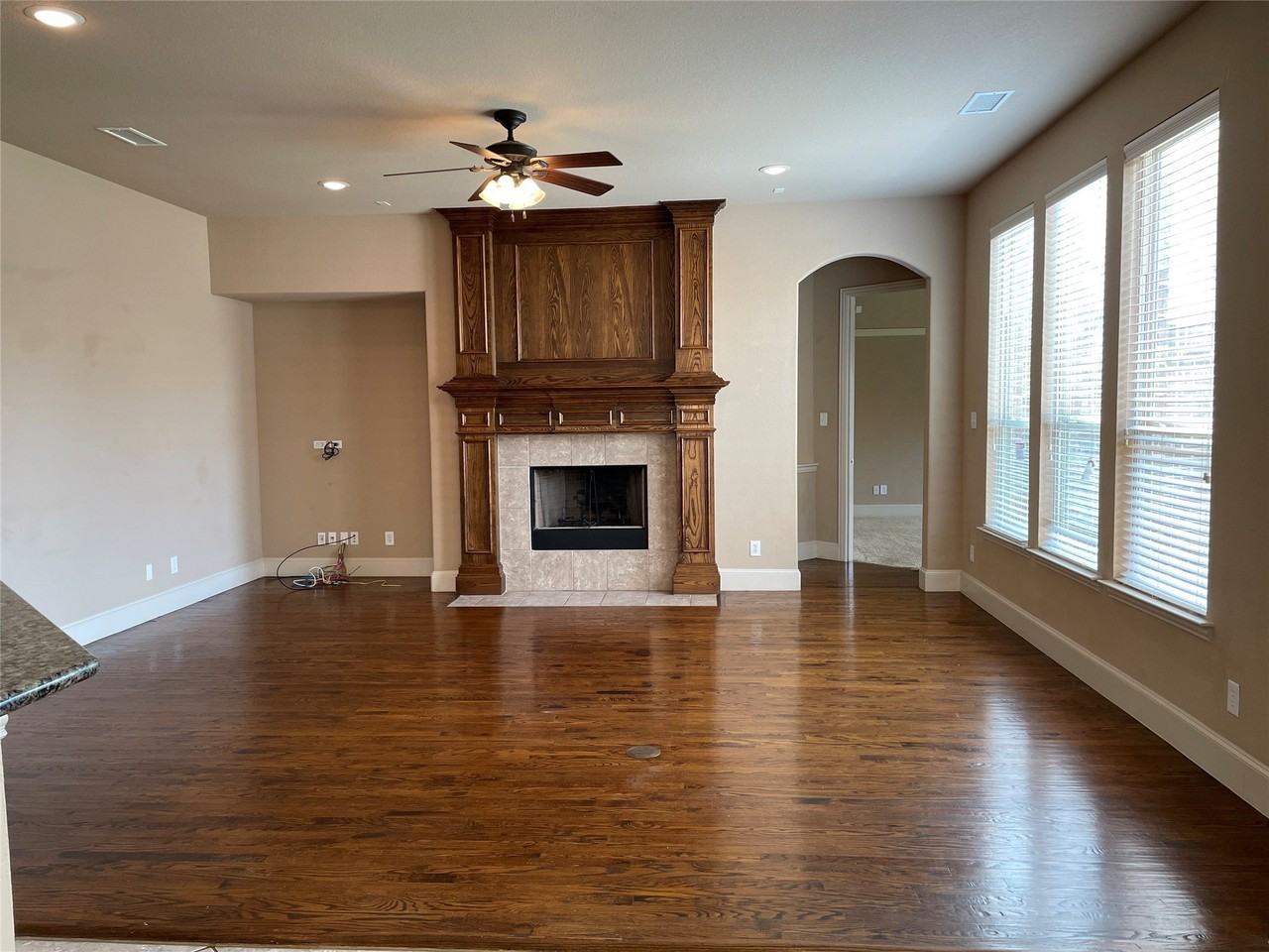 1011 Hot Springs Dr - Photo 6 of 12
