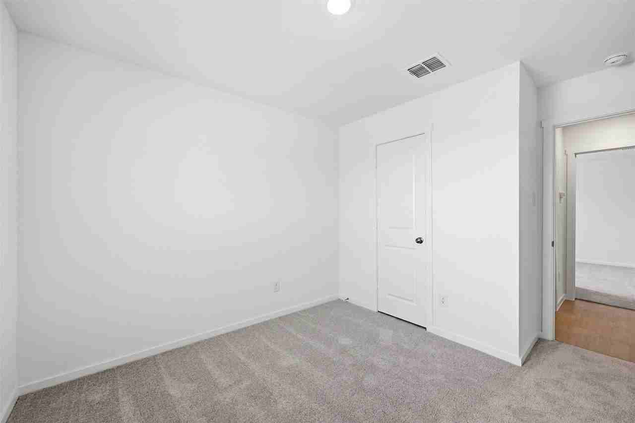 10740 Gun Barrel St - Photo 6 of 31