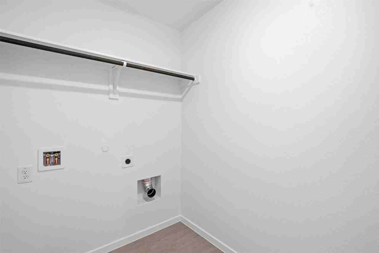 10740 Gun Barrel St - Photo 7 of 31