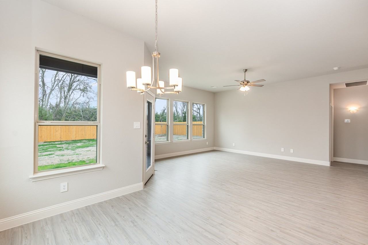 1019 Ella Dr - Photo 3 of 6