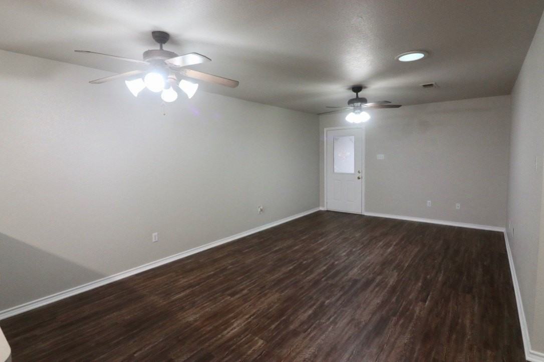 1124 W Spring St - Photo 3 of 13