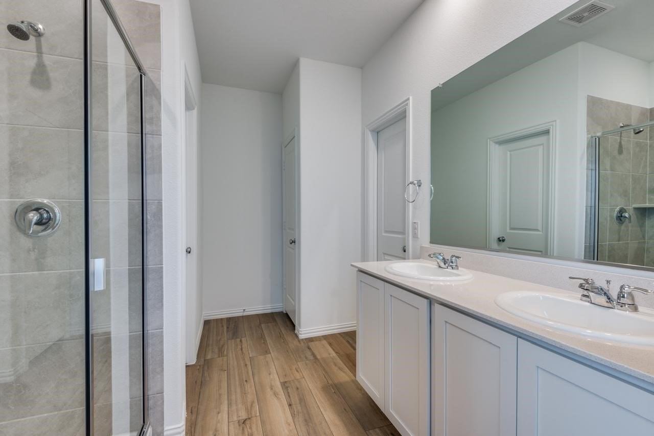 2204 Okeefe Dr - Photo 6 of 12