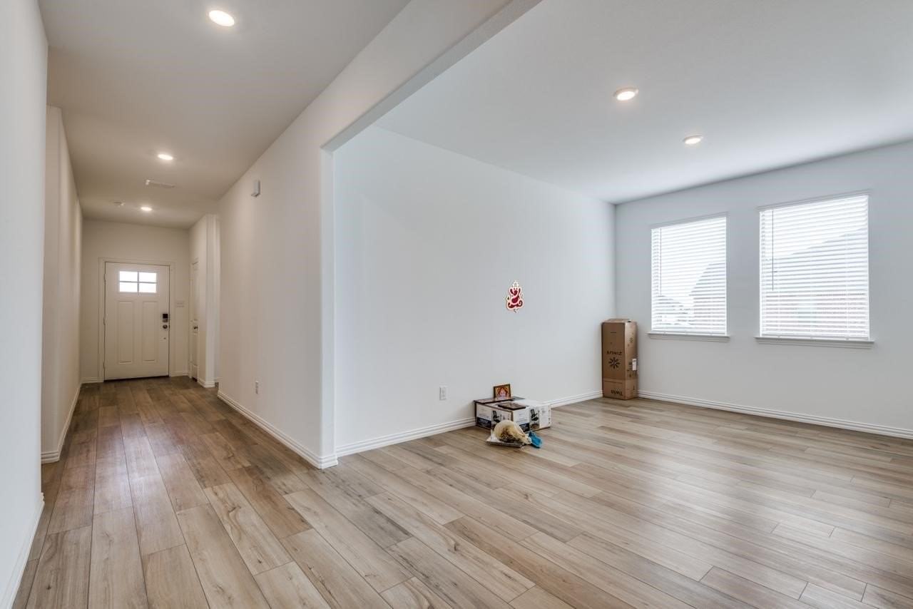 2204 Okeefe Dr - Photo 7 of 12