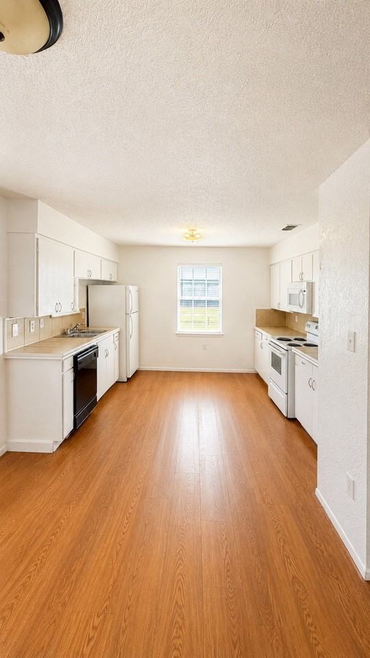 318 N 13th St - Photo 7 of 26