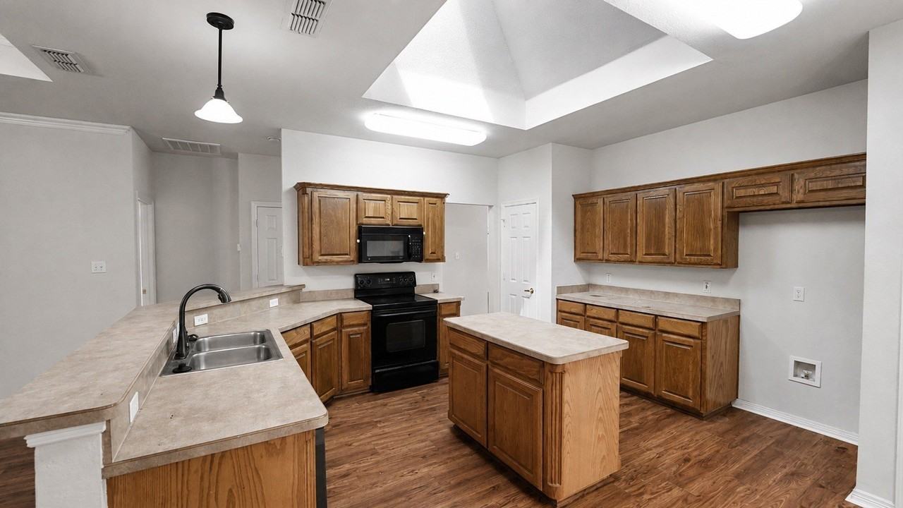 2310 Summer Brook Dr - Photo 5 of 15