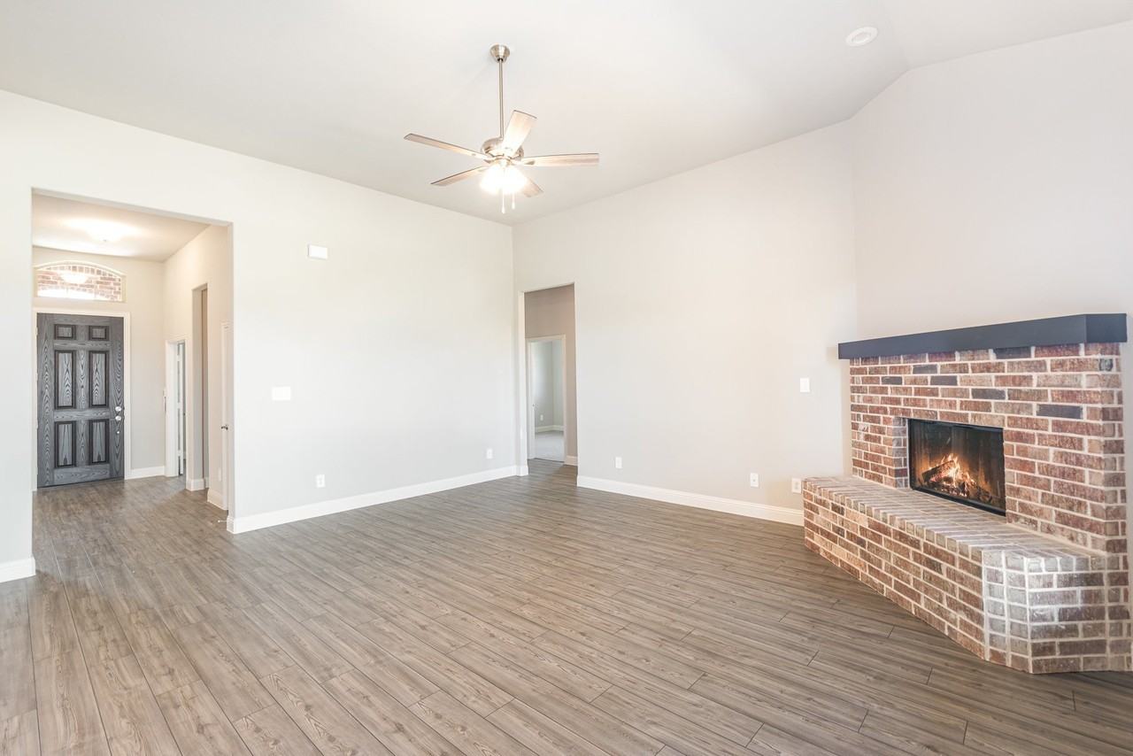 720 Candace Dr - Photo 4 of 35