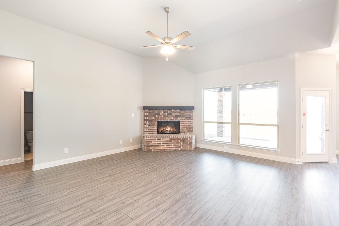 720 Candace Dr - Photo 5 of 35
