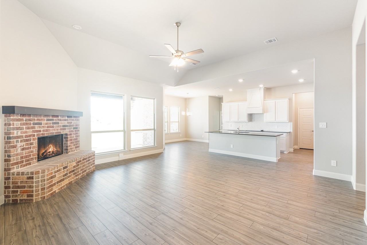 720 Candace Dr - Photo 6 of 35