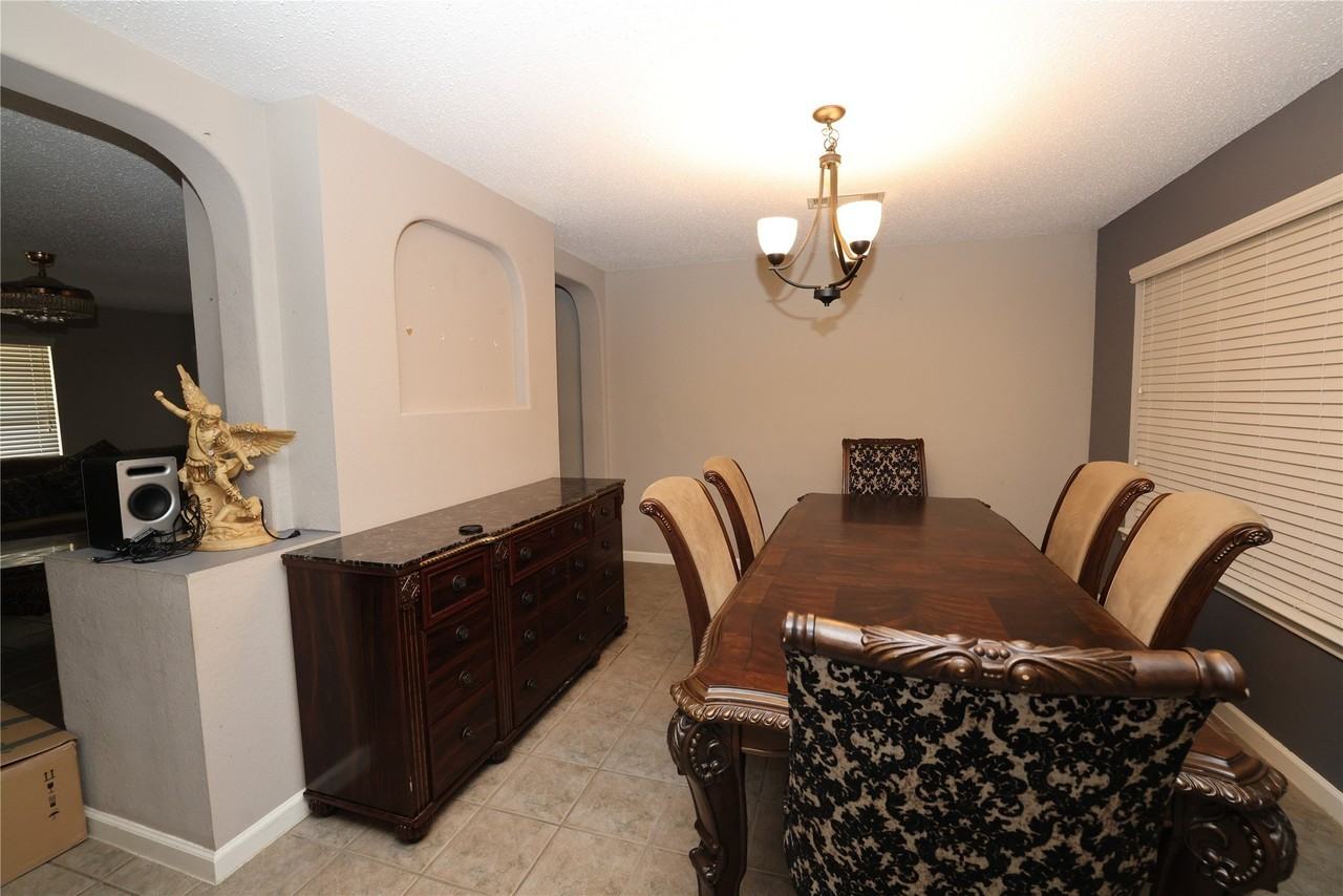 4360 Mesa Dr - Photo 3 of 34