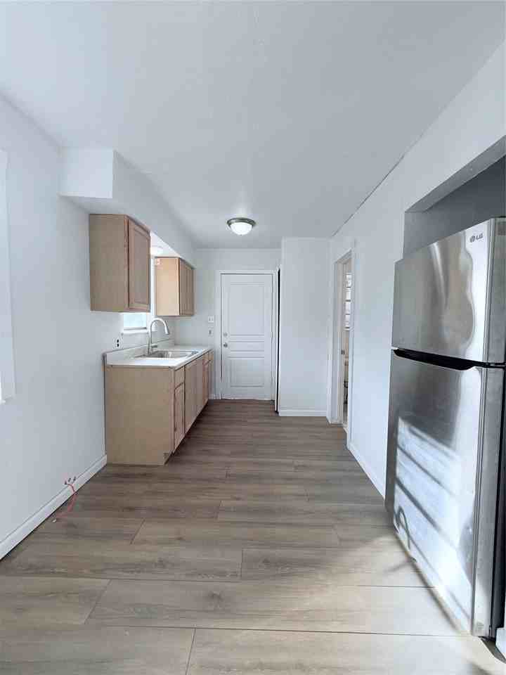 505 E Shepherd St - Photo 6 of 19