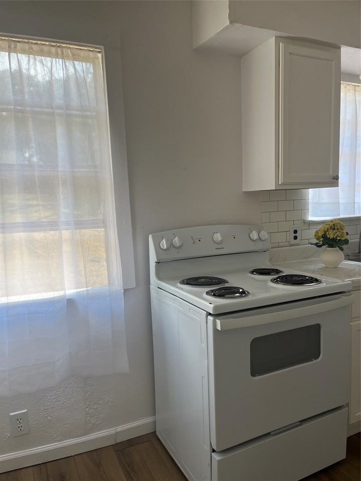 505 E Shepherd St - Photo 7 of 19