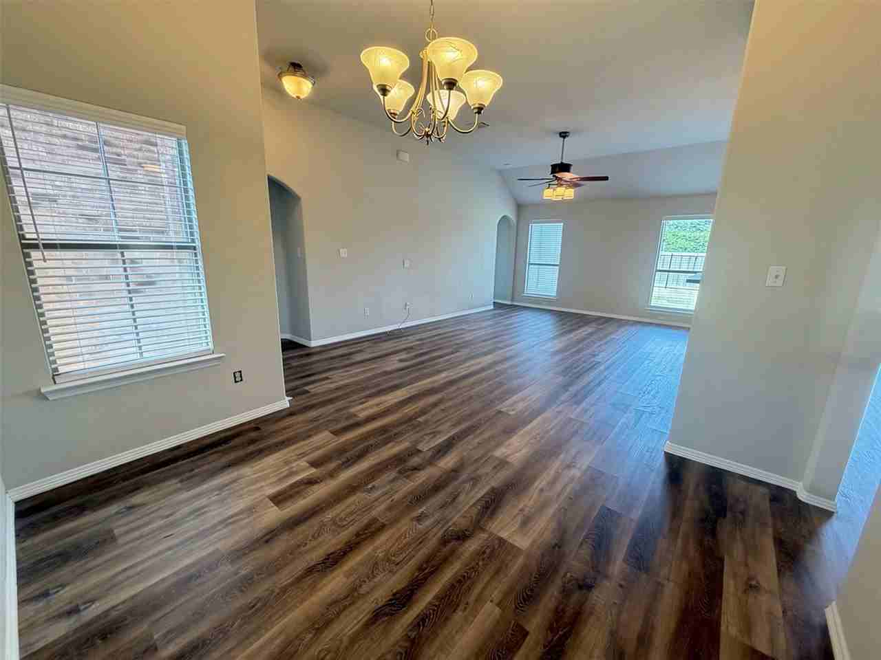 128 Starlight Dr - Photo 3 of 30