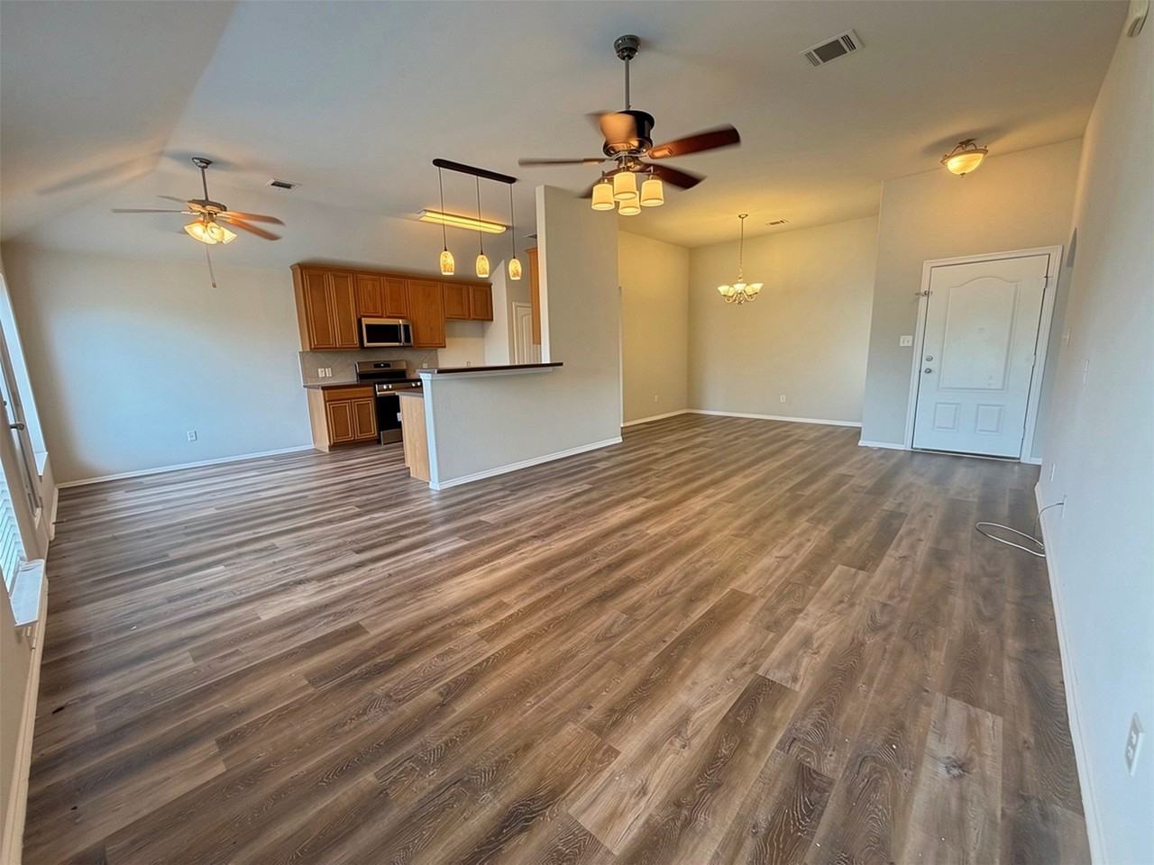 128 Starlight Dr - Photo 4 of 30
