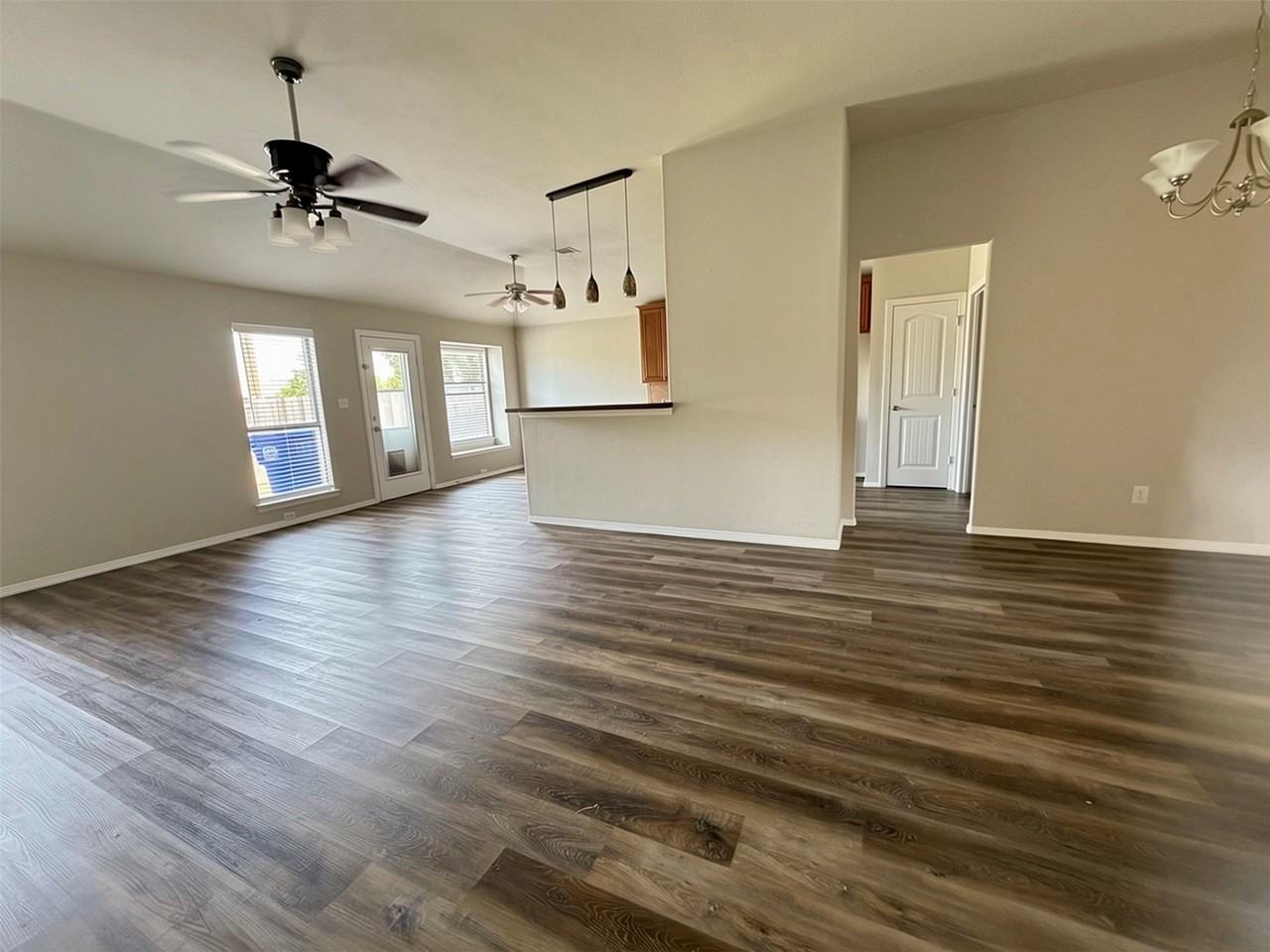 128 Starlight Dr - Photo 5 of 30