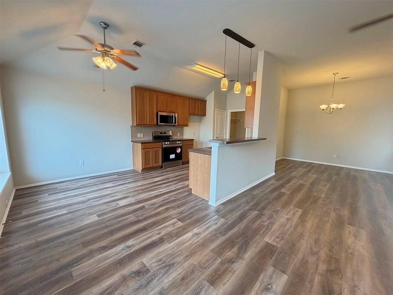 128 Starlight Dr - Photo 6 of 30