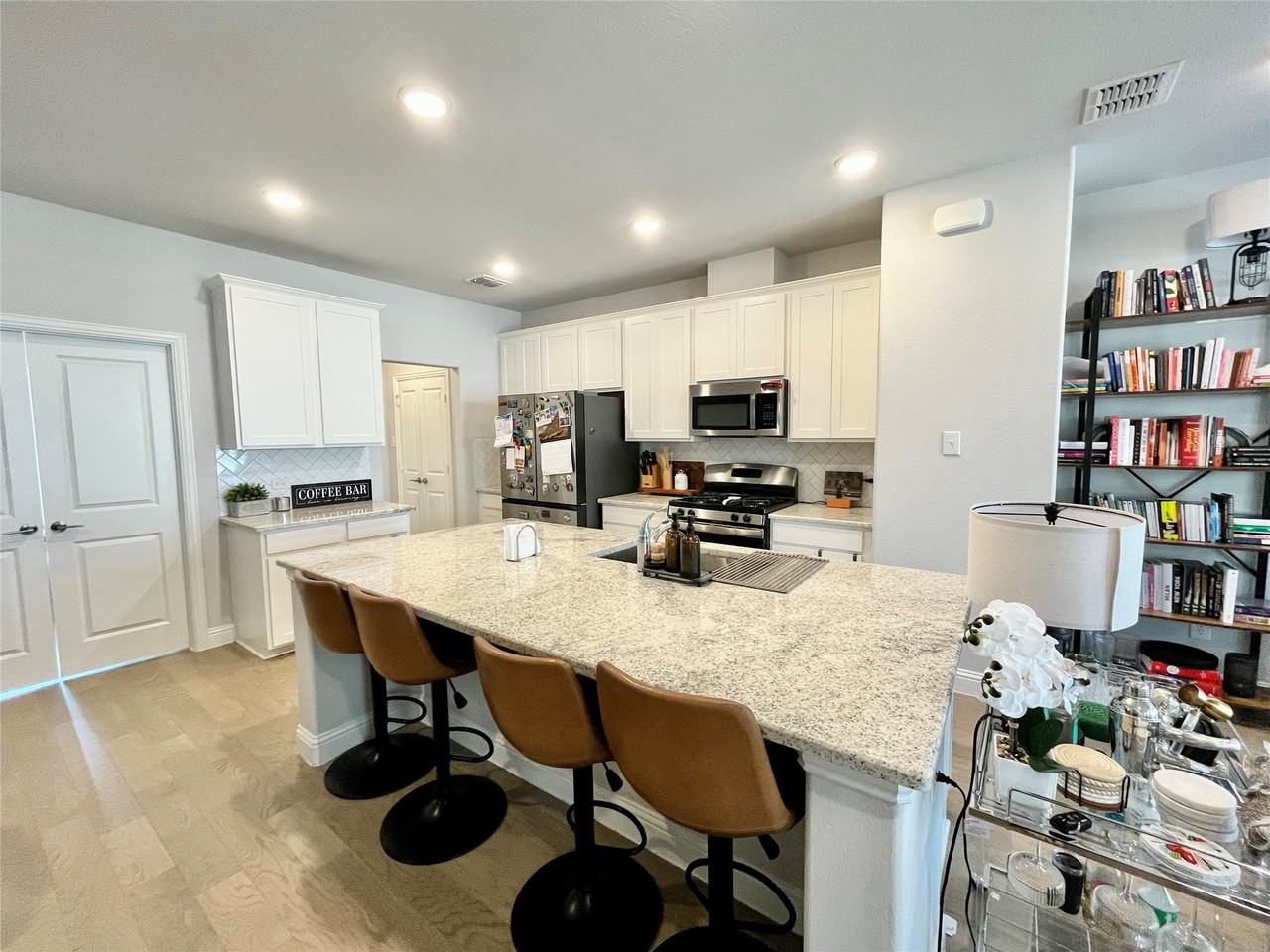 131 Peach Orchard Ln - Photo 5 of 15