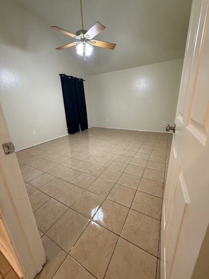 1607 Windmill Ln - Photo 6 of 9