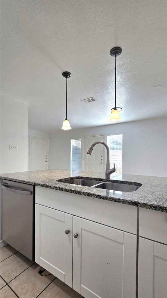 5017 Chapman St #5017 - Photo 5 of 27
