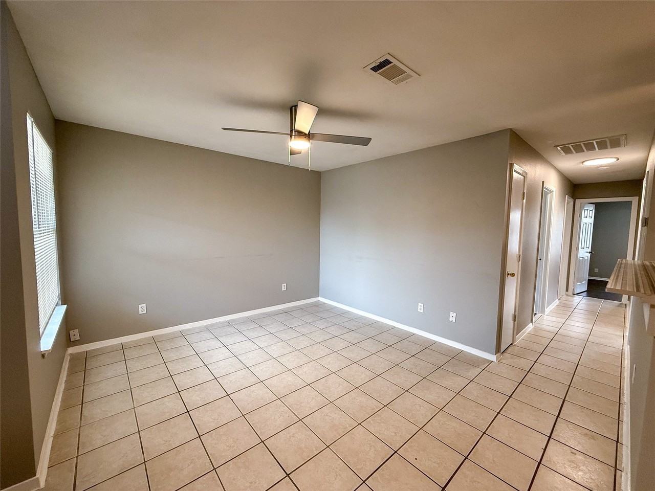 1906 San Rafael St - Photo 3 of 15