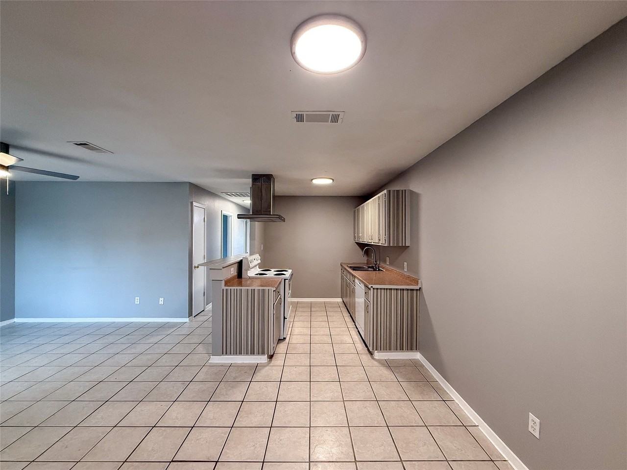 1906 San Rafael St - Photo 7 of 15