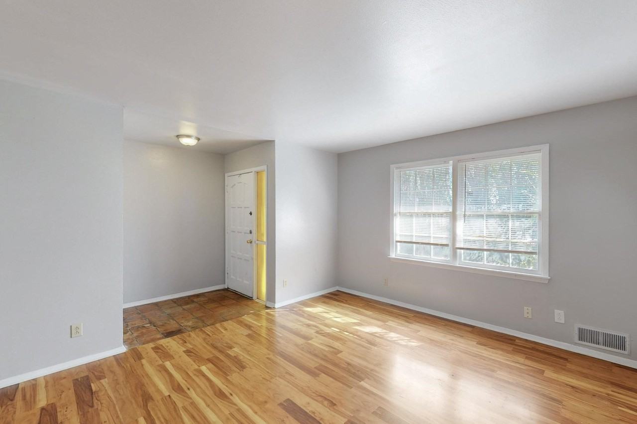 7948 Habersham Ln - Photo 2 of 15