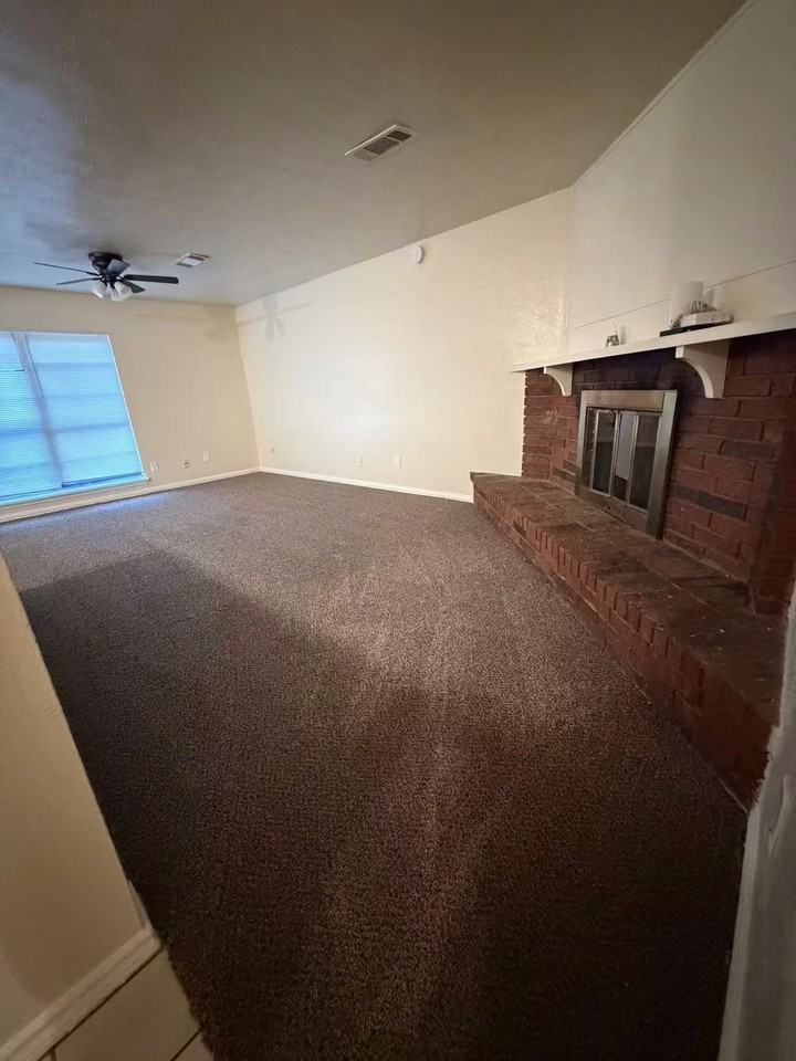 530 Windsor Dr - Photo 2 of 8