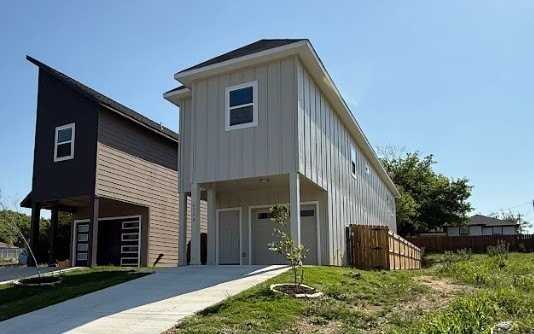6702 S Lancaster Rd - Photo 2 of 20