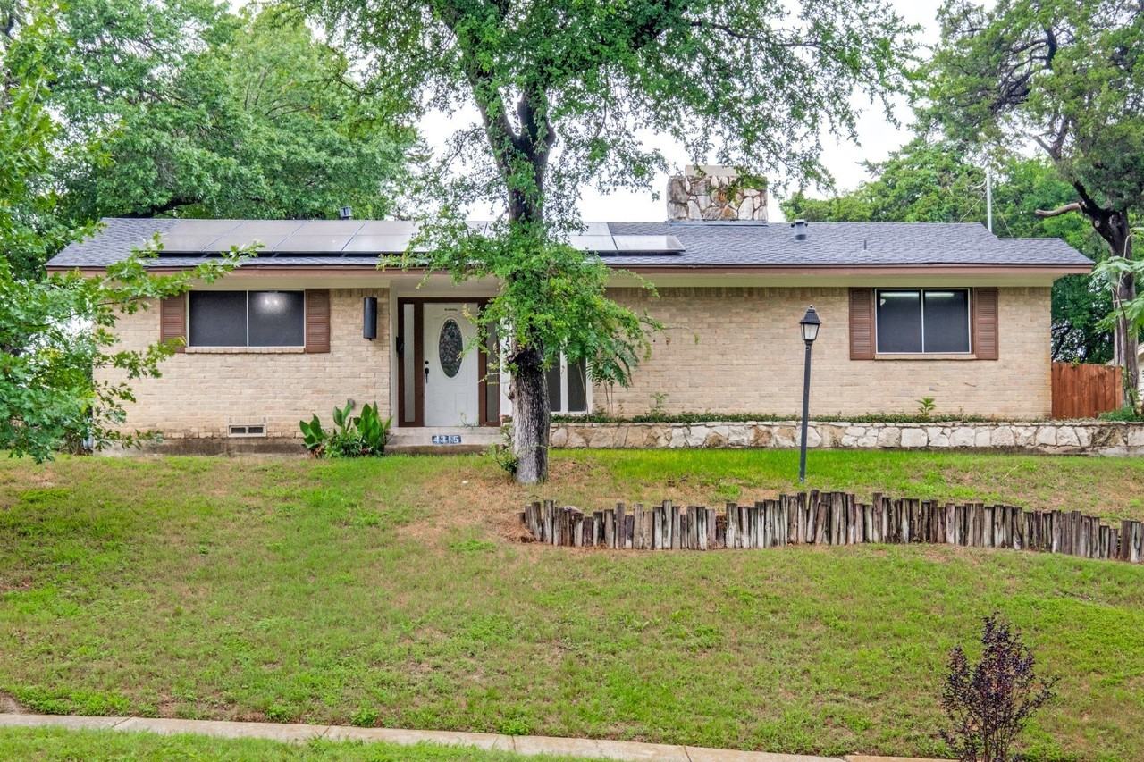 4315 Woodstock Dr - Photo 3 of 28