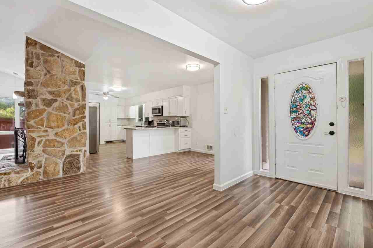 4315 Woodstock Dr - Photo 4 of 28