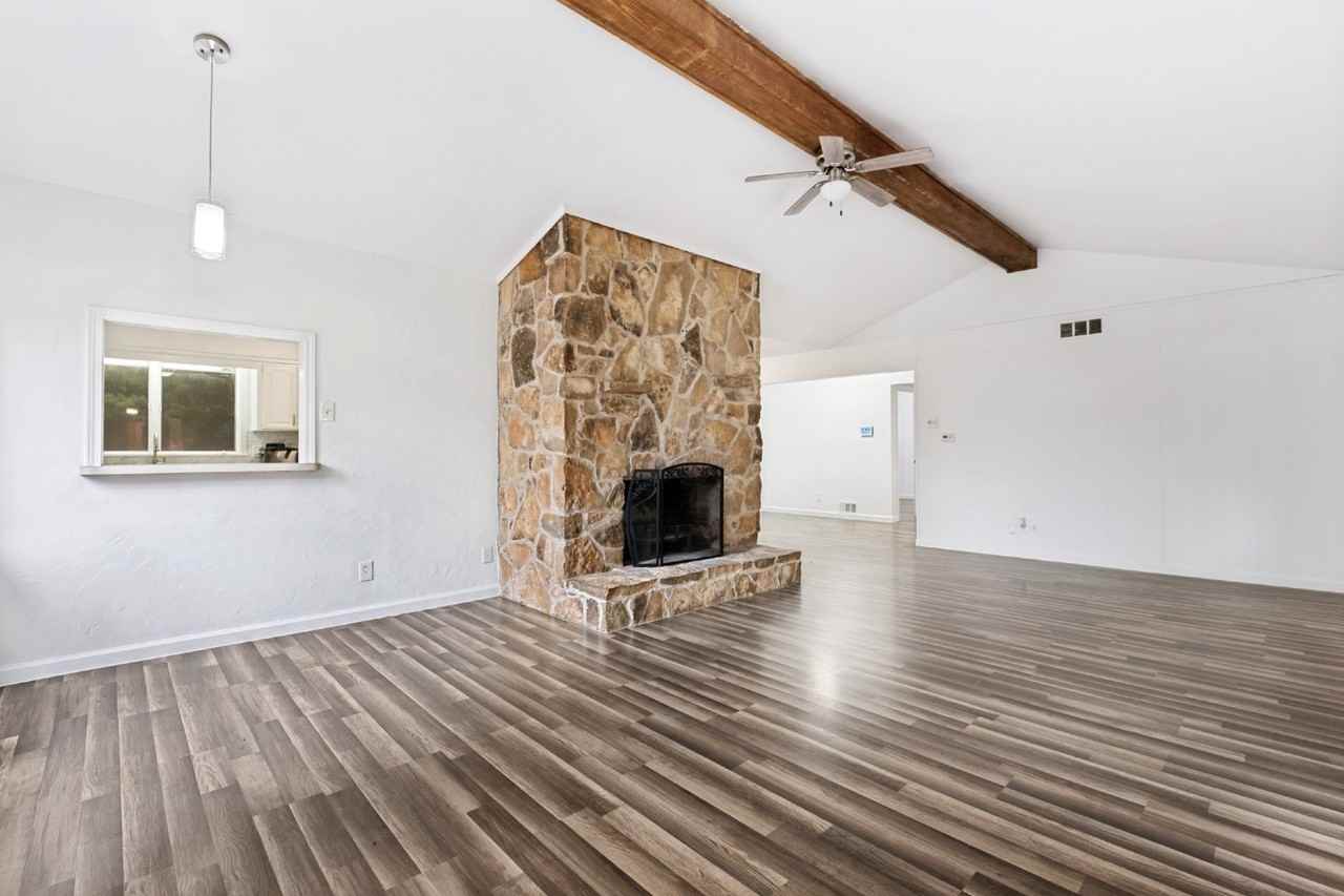 4315 Woodstock Dr - Photo 7 of 28