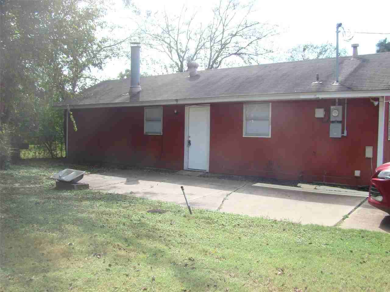 1506 N Preston St - Photo 4 of 21