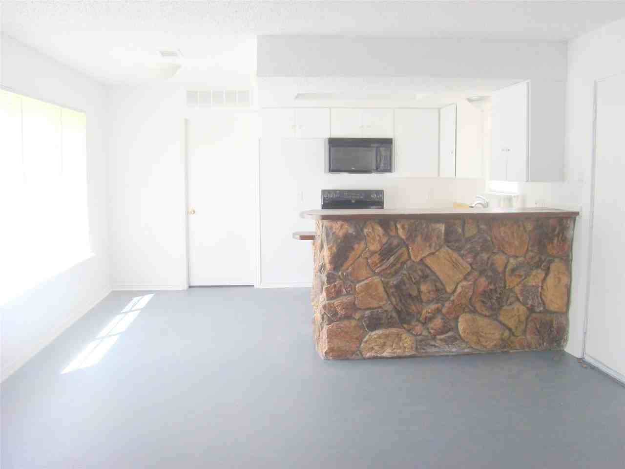 1506 N Preston St - Photo 5 of 21