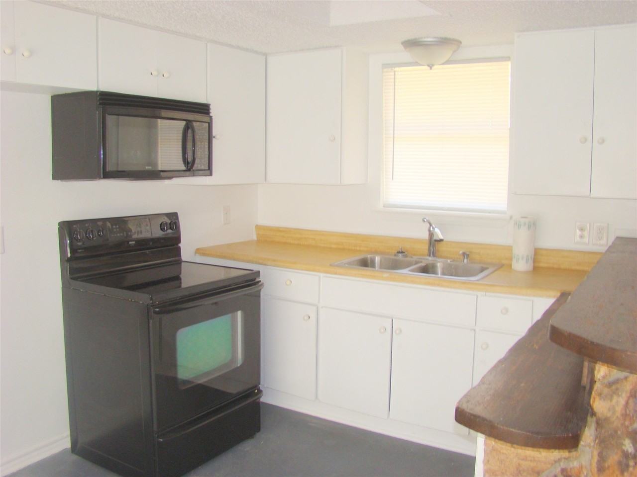 1506 N Preston St - Photo 7 of 21
