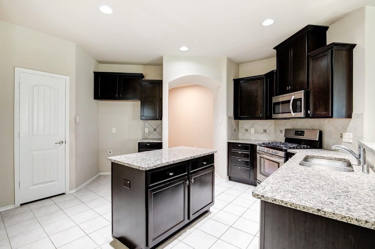 1311 Coleman Dr - Photo 6 of 25