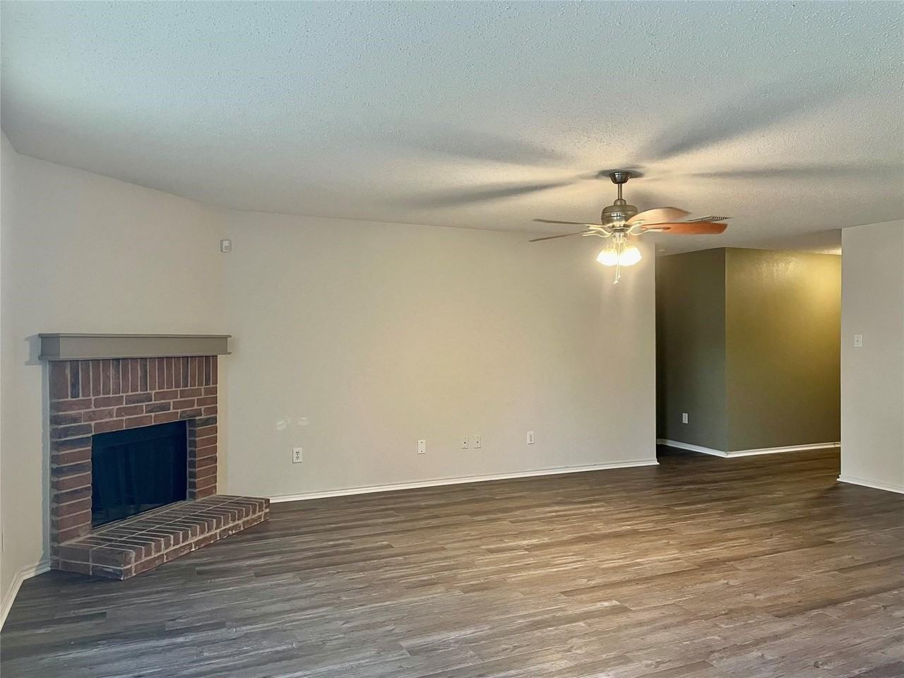 3704 Mariner St - Photo 3 of 17