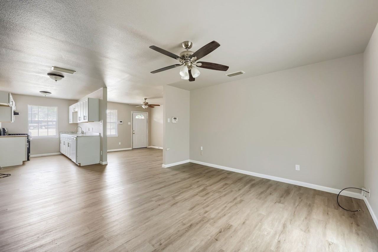 267 Merribrook Trl - Photo 4 of 17