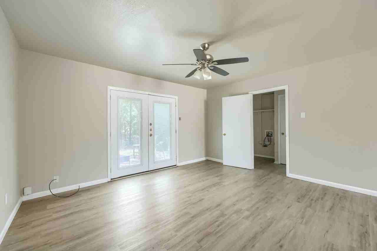 267 Merribrook Trl - Photo 5 of 17