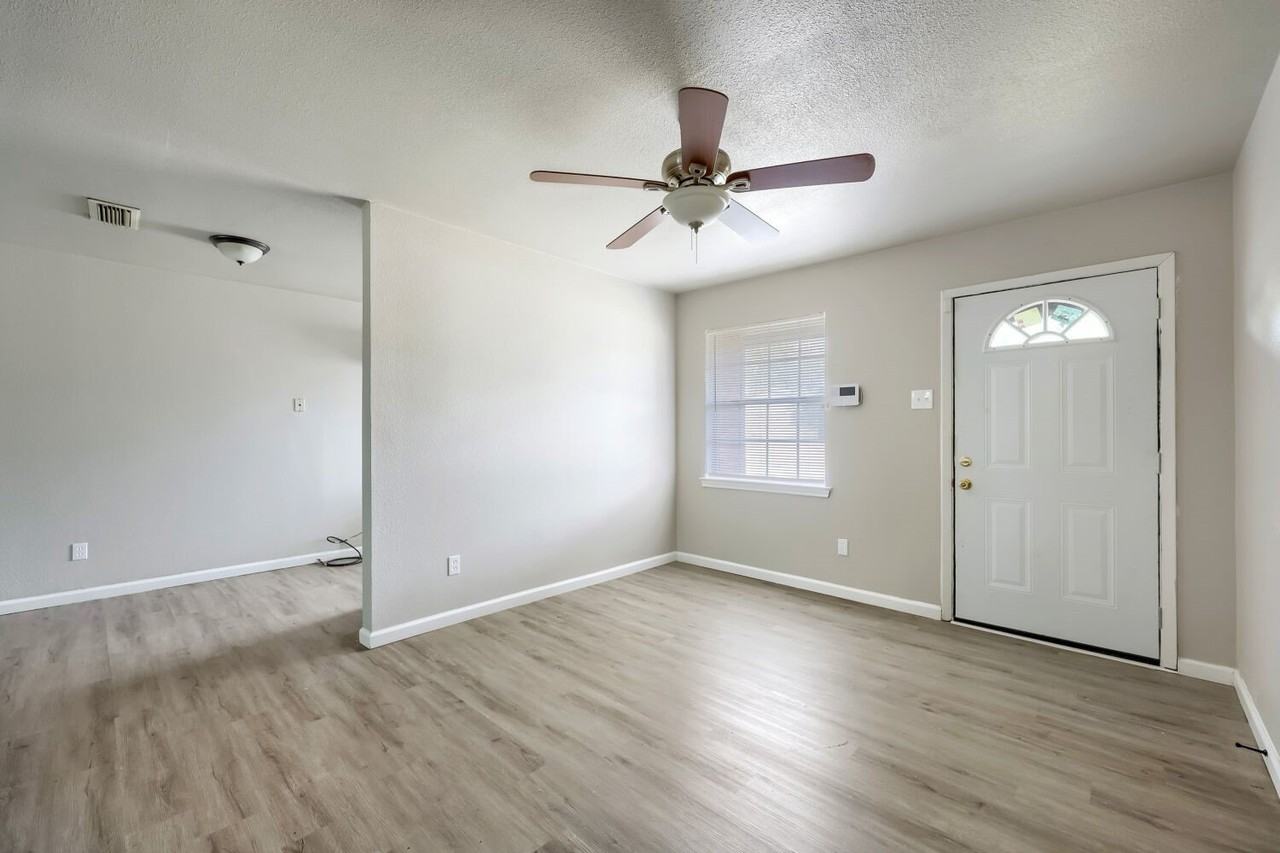 267 Merribrook Trl - Photo 6 of 17