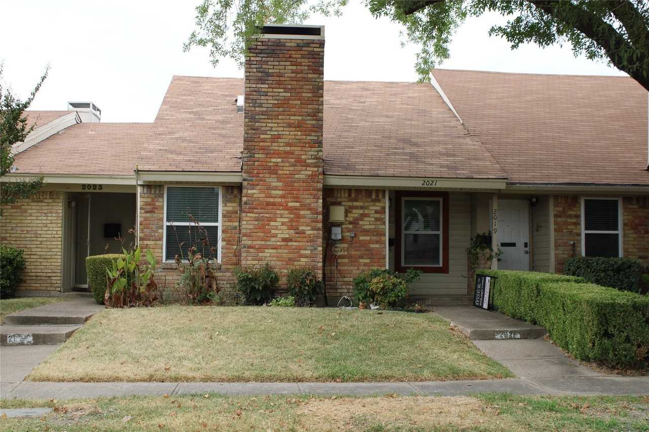 2021 Towngate Dr