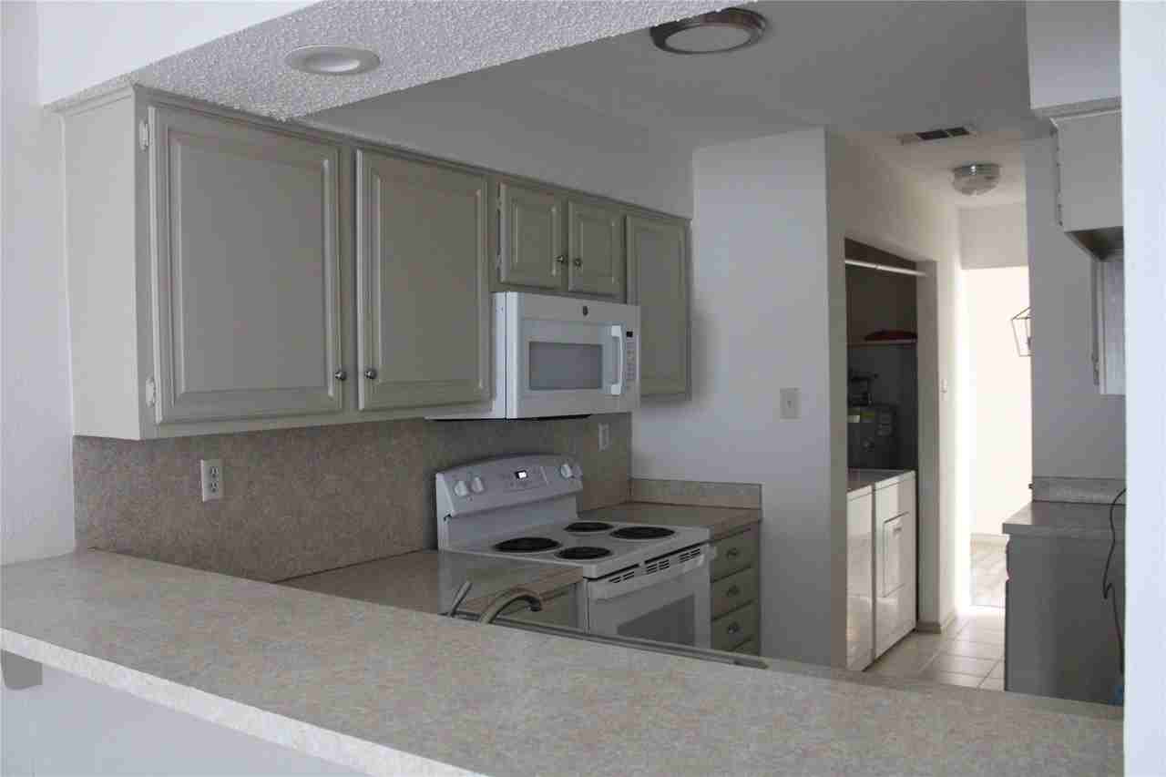2021 Towngate Dr - Photo 4 of 12
