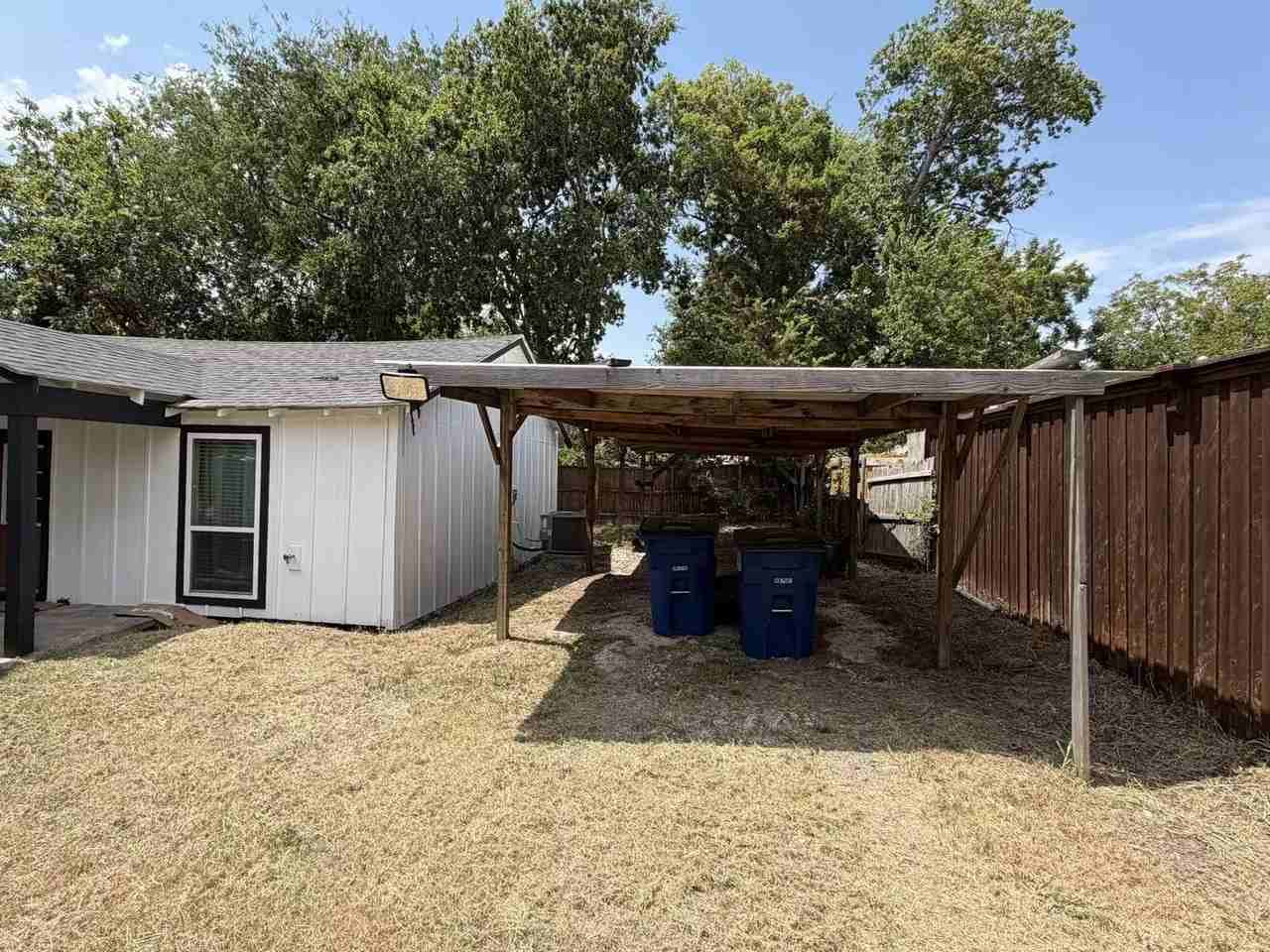 207 Austin St #B - Photo 2 of 8