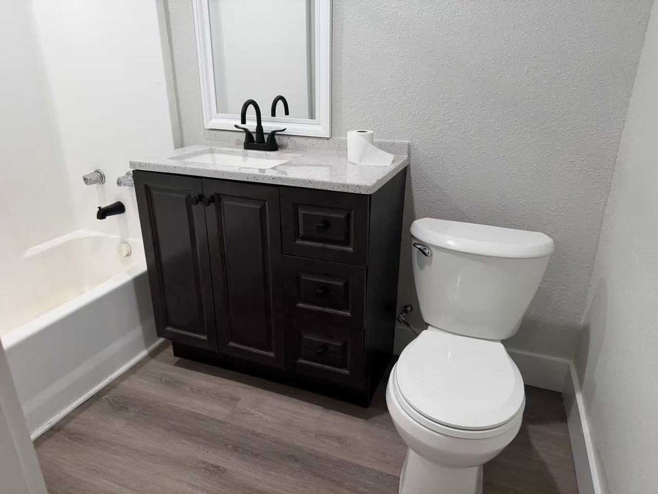 207 Austin St #B - Photo 3 of 8