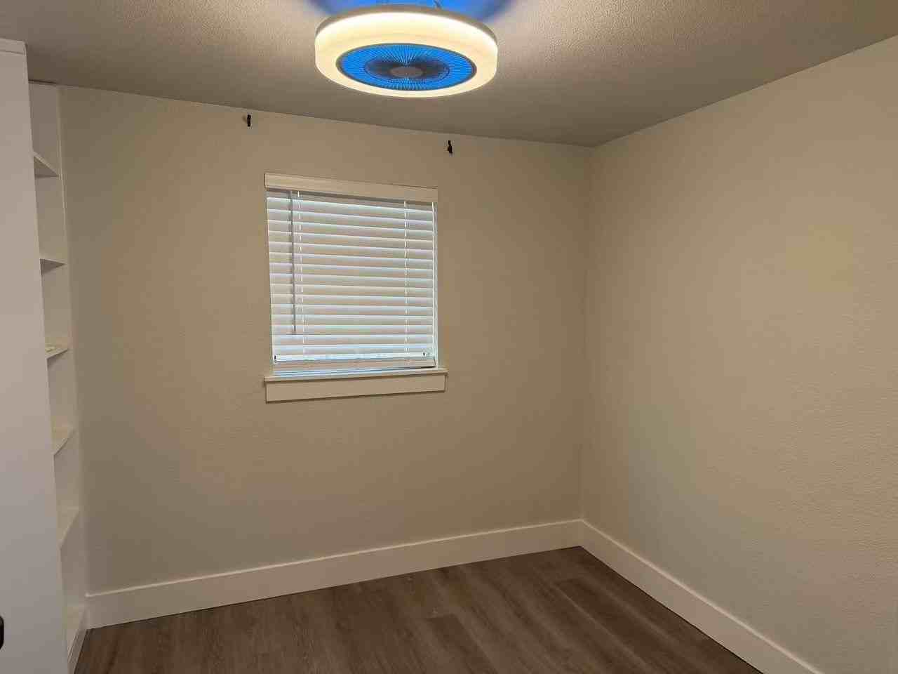 207 Austin St #B - Photo 6 of 8