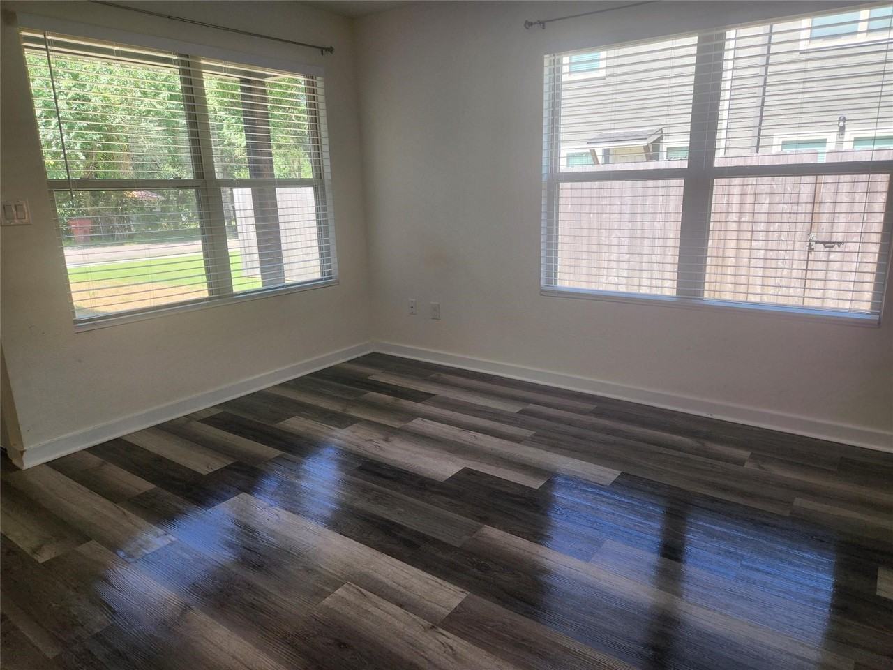 410 S 2nd St - Photo 5 of 20