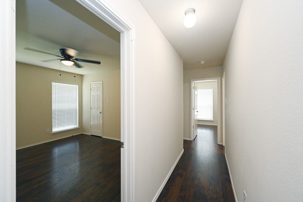 3924 Palace Pl - Photo 4 of 24
