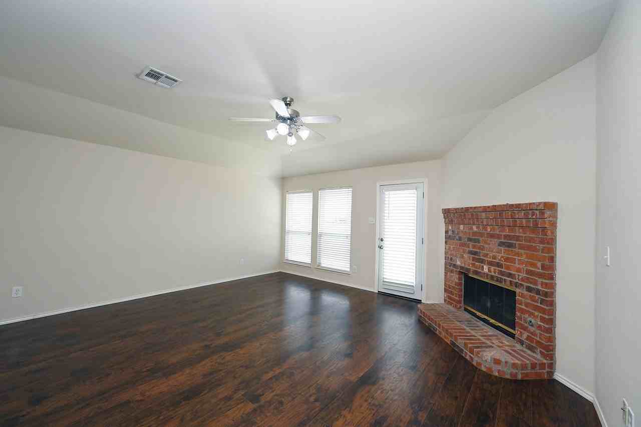 3924 Palace Pl - Photo 6 of 24